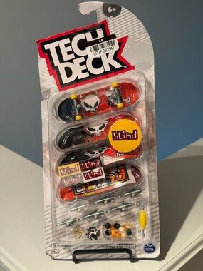 Tech Deck Kids Fingerboard Set - Red and Black